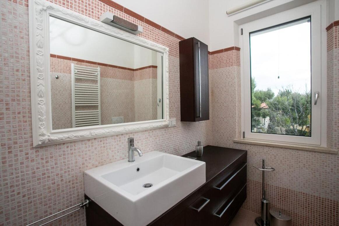 S023 - Sirolo, Magnifico Trilocale Design Con Terrazzo *