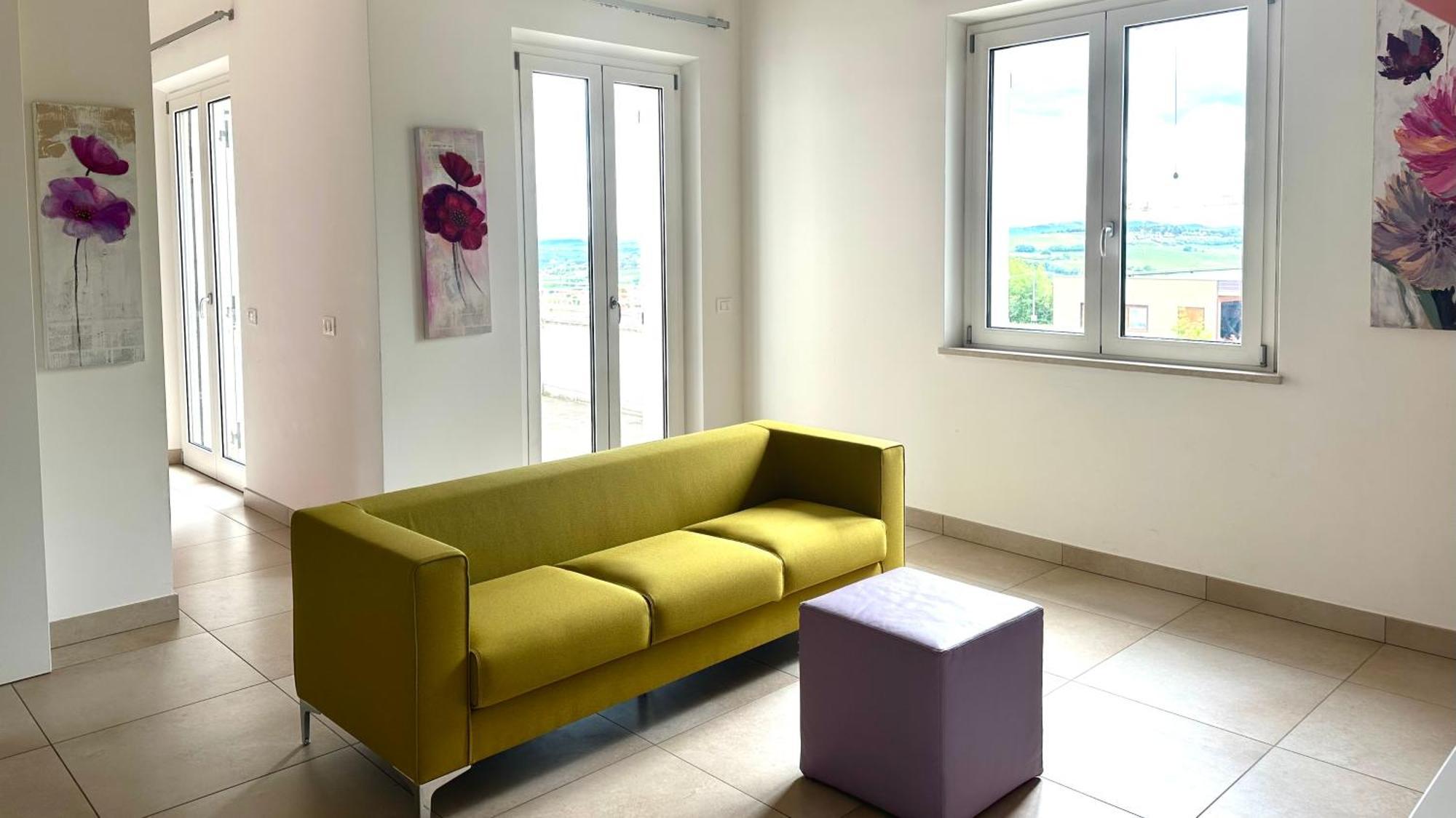 S023 - Sirolo, Magnifico Trilocale Design Con Terrazzo *